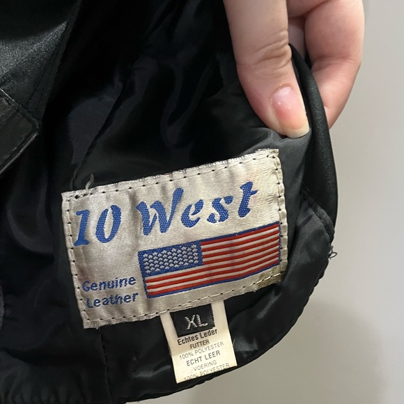 Black Leather button down crop top - Picture 4 of 4